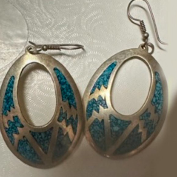 6 earrings of great variety. $27 each set; bundled lot for $132 ($22 each) - Picture 7 of 10